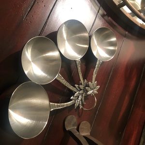 Stackable stainless steel measuring cup